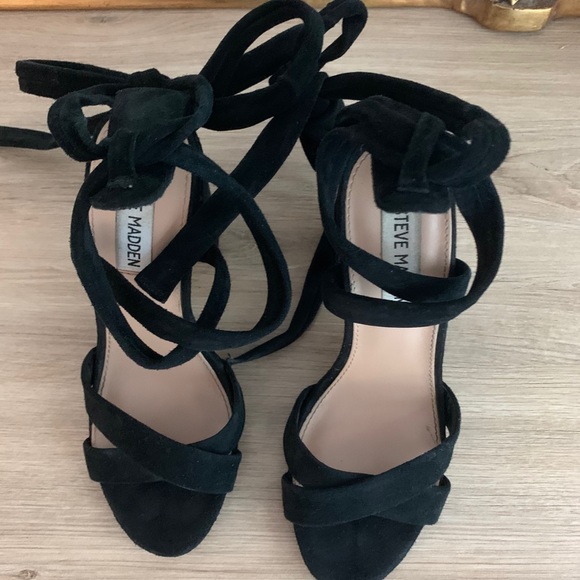 Steve Madden Christey black suede lace up heels - Picture 2 of 7